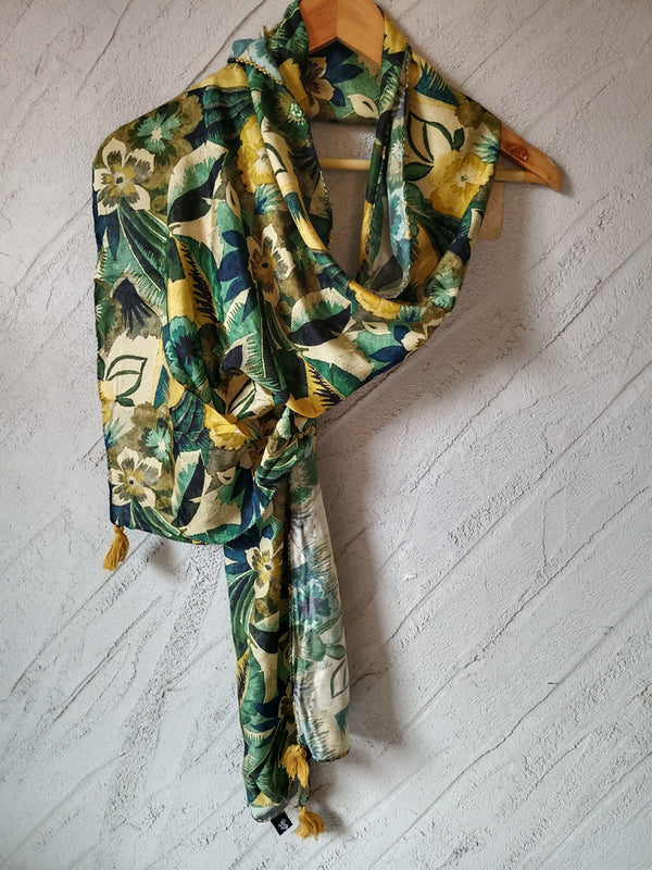 Dazzling Green Printed Muslin Daily Wear Scarves/Stoles for Women SC108