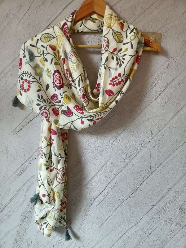 Classy Cream Printed Muslin Everyday Stylish Scarves/Stoles for Women SC10
