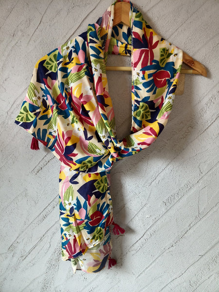 Dazzling Multicolor Printed Muslin Everyday Scarves/Stoles for Women SC111