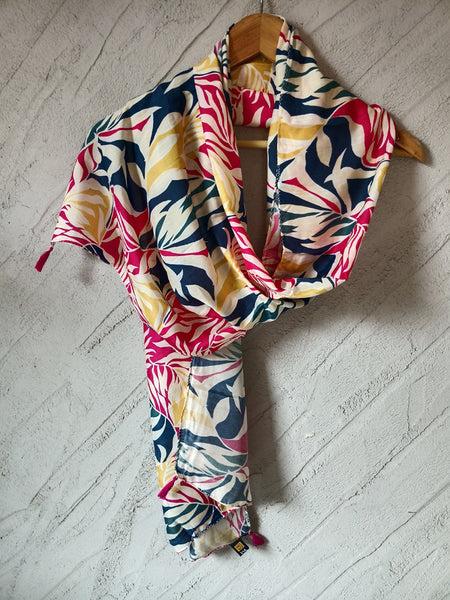 Dazzling Multicolor Printed Muslin Everyday Scarves/Stoles for Women SC112