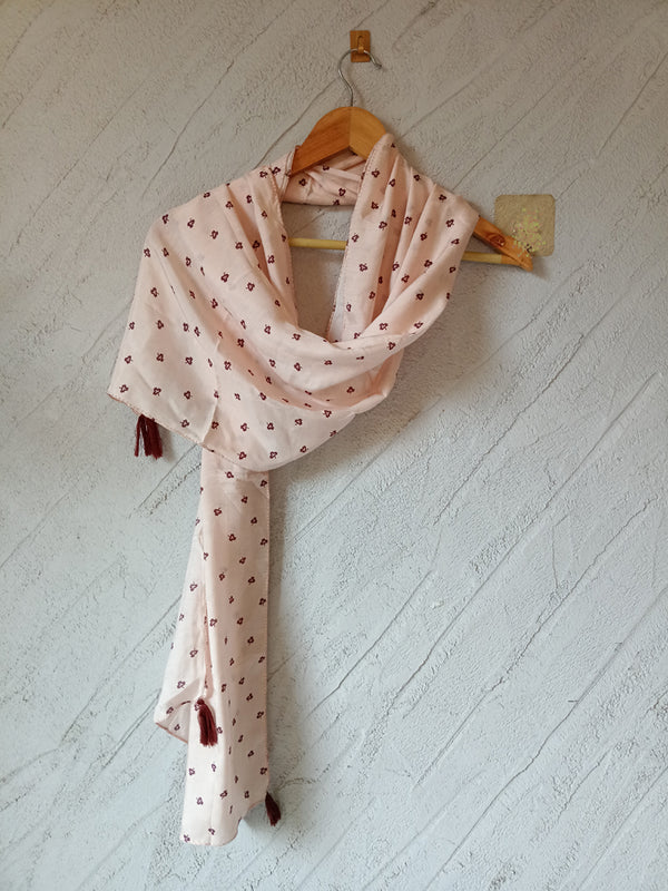 Stunning Peach  Printed Muslin Daily Wear Scarves/Stoles for Women SC15