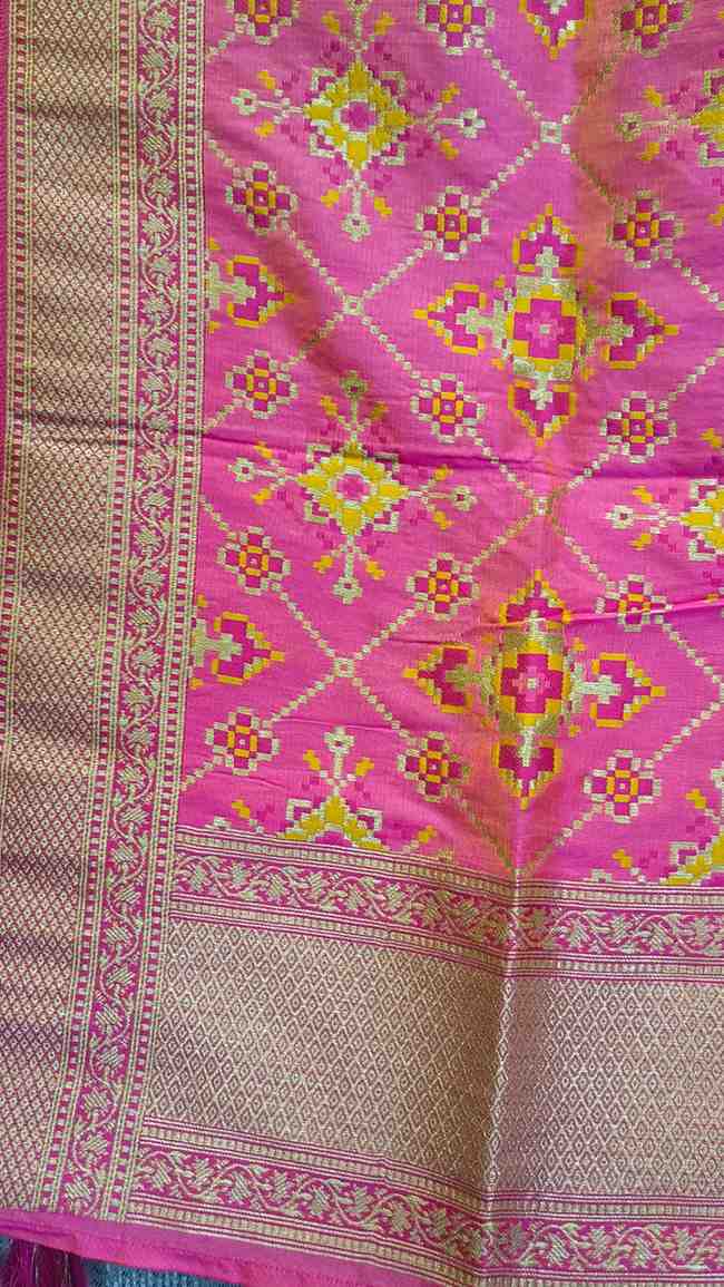 Desi Butik's Royal Pink Banarasi Silk dupata with Golden Zari Motifs DB2254