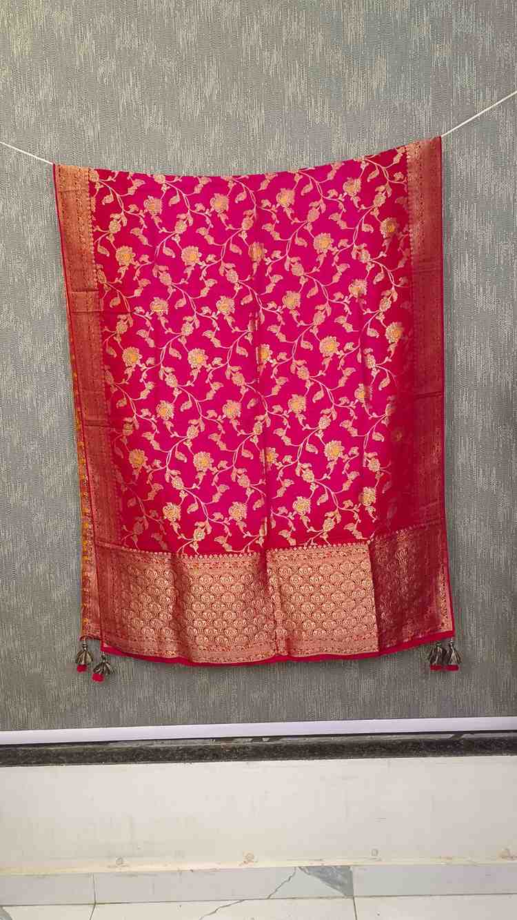 Desi Butik Rani Pink Banarasi Silk Dupatta with Floral Jaal DB2256