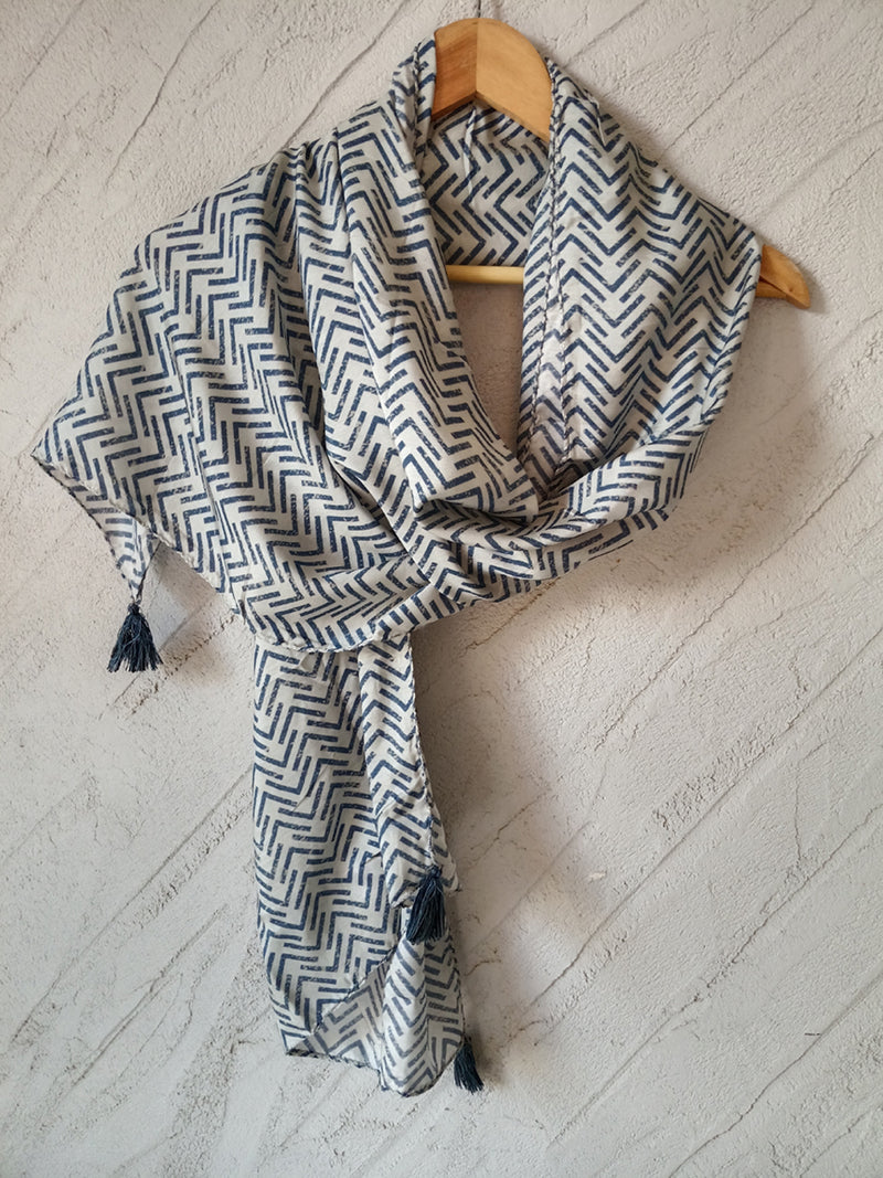 Stunning Navy Blue Printed Muslin Casual Scarves/Stoles for Women SC55