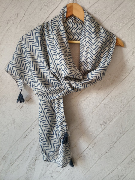 Stunning Navy Blue Printed Muslin Casual Scarves/Stoles for Women SC55