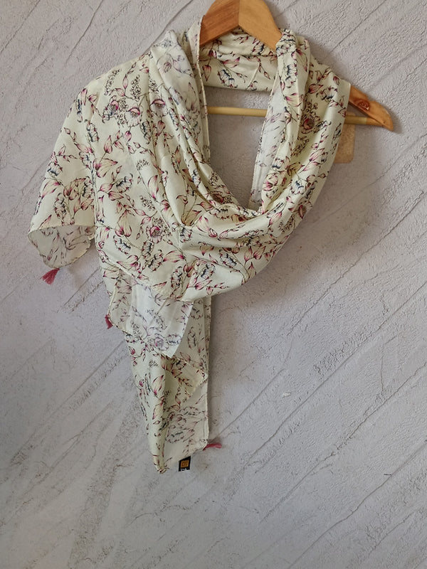 Splendid white Printed Muslin Daily Wear Scarves/Stoles for Women SC73