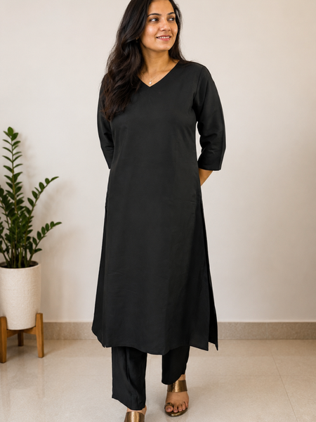 Desibutik Women's Black V-Neck Kurta Set
