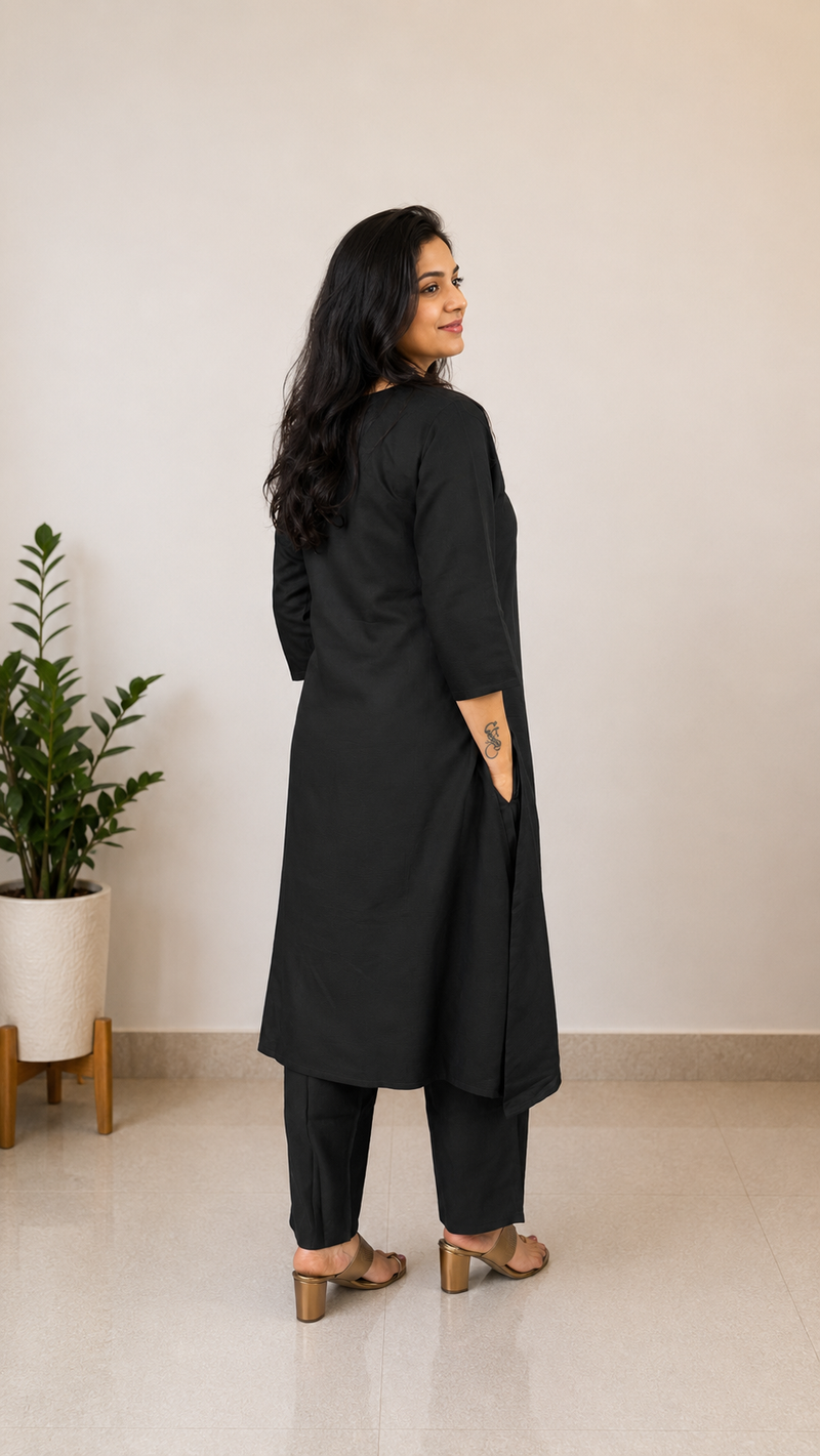 Desibutik Women's Black V-Neck Kurta Set
