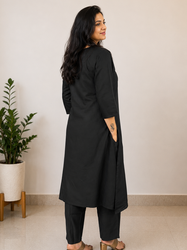 Desibutik Women's Black V-Neck Kurta Set