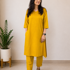 Desibutik Women's Yellow V-Neck Kurta Set