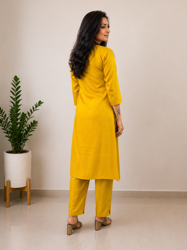 Desibutik Women's Yellow V-Neck Kurta Set