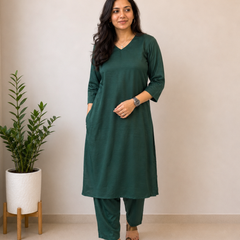 Desibutik Women's Bottle Green V-Neck Kurta Set