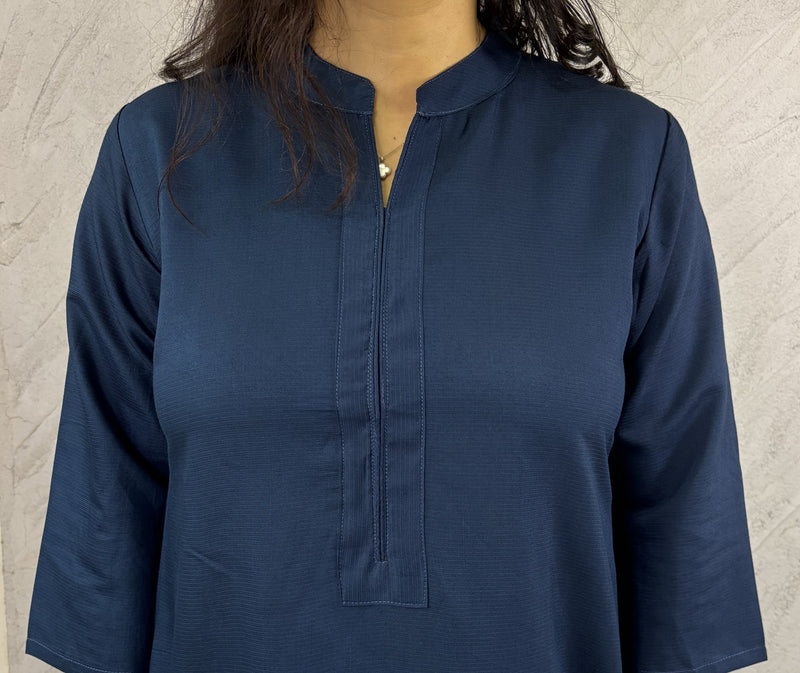Desibutik Women's Navy Blue Collor Neck Kurta Set