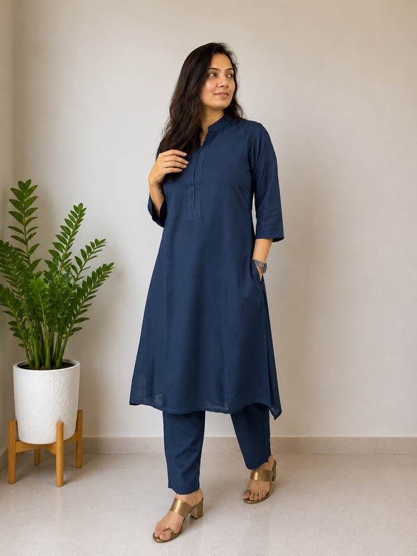 Desibutik Women's Navy Blue Collor Neck Kurta Set