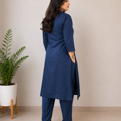 Desibutik Women's Navy Blue Collor Neck Kurta Set