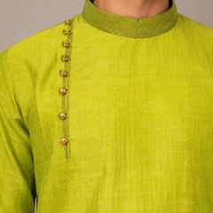 DESI BUTIK Men's Green Texture Kurta Set