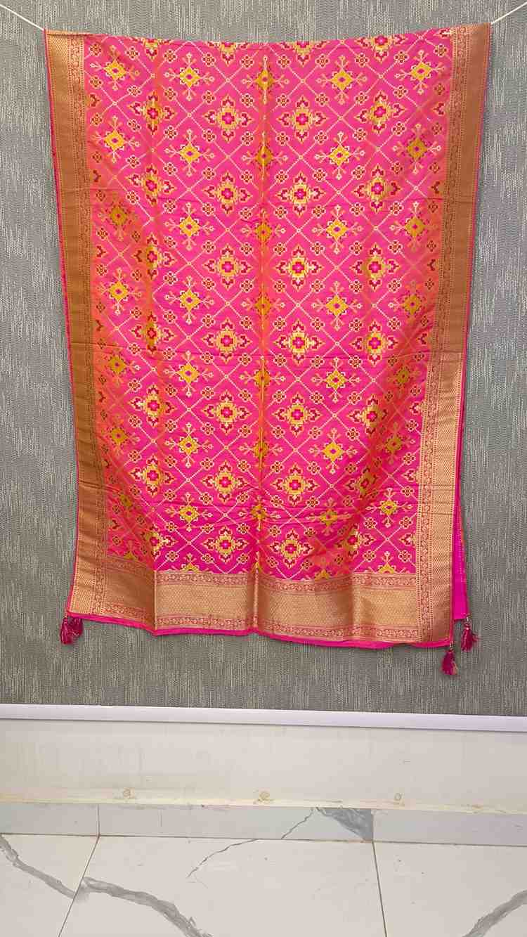 Desi Butik's Royal Pink Banarasi Silk dupata with Golden Zari Motifs DB2254