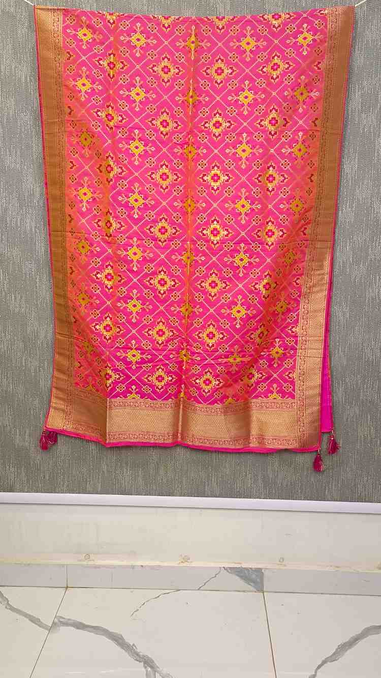 Desi Butik's Royal Pink Banarasi Silk dupata with Golden Zari Motifs DB2254