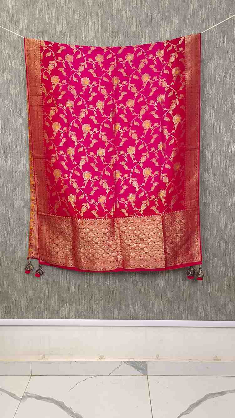 Desi Butik Rani Pink Banarasi Silk Dupatta with Floral Jaal DB2256