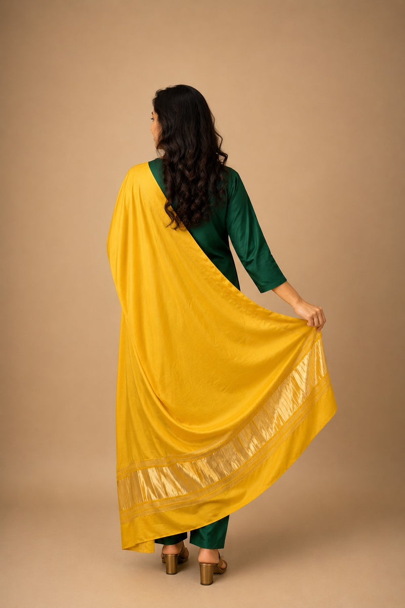 Desi Butik Women’s Yellow Gaji Silk Solid Dupatta DB2257