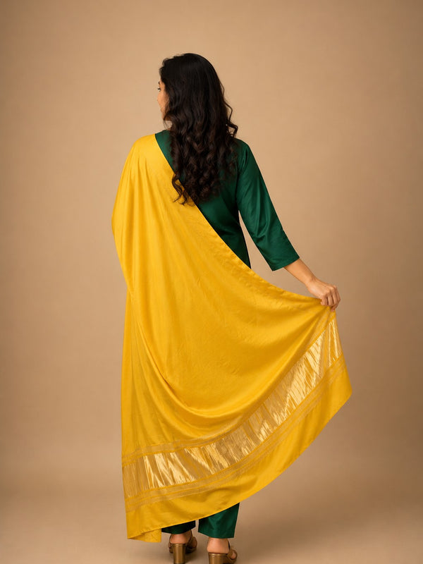 Desi Butik Women’s Yellow Gaji Silk Solid Dupatta DB2257