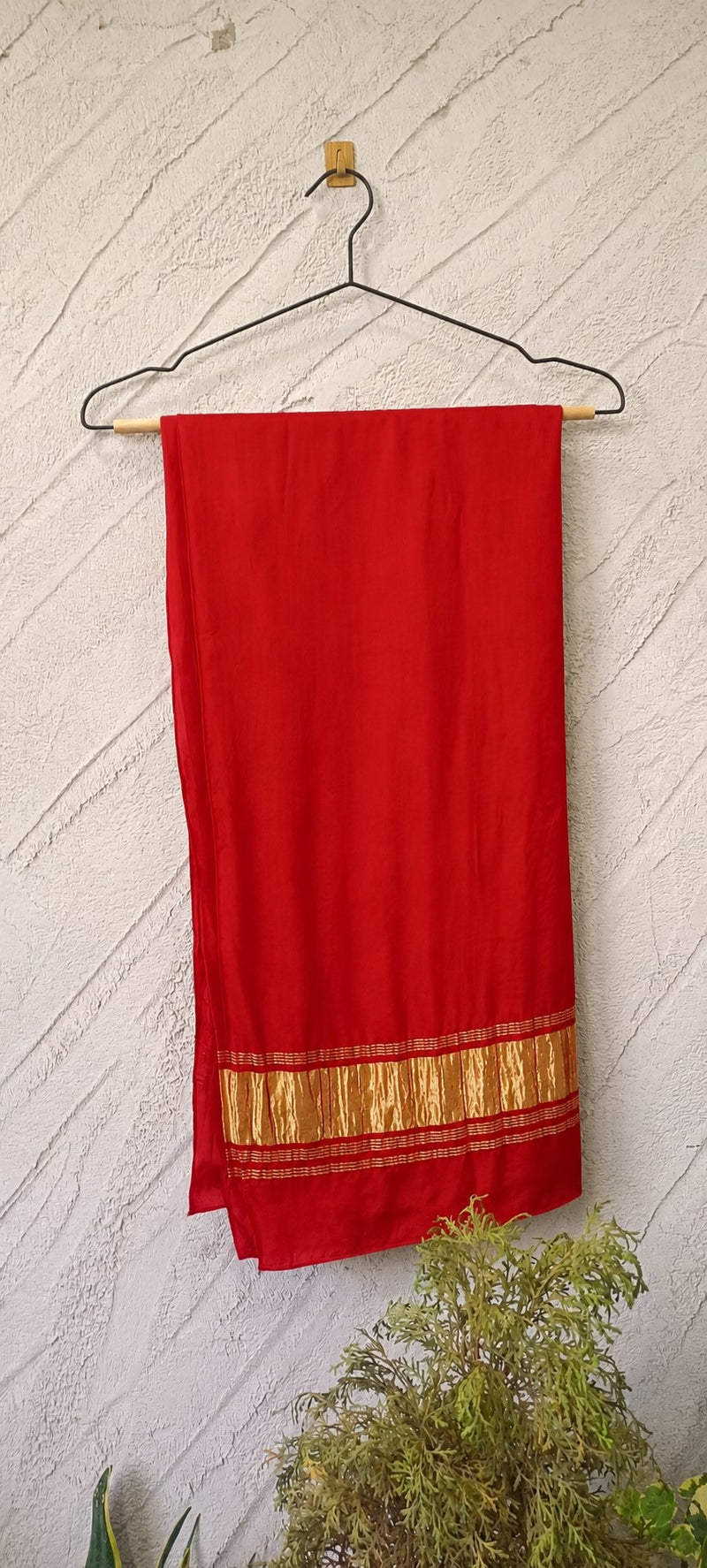 Desi Butik Women’s Red Gaji Silk Solid Dupatta DB2258