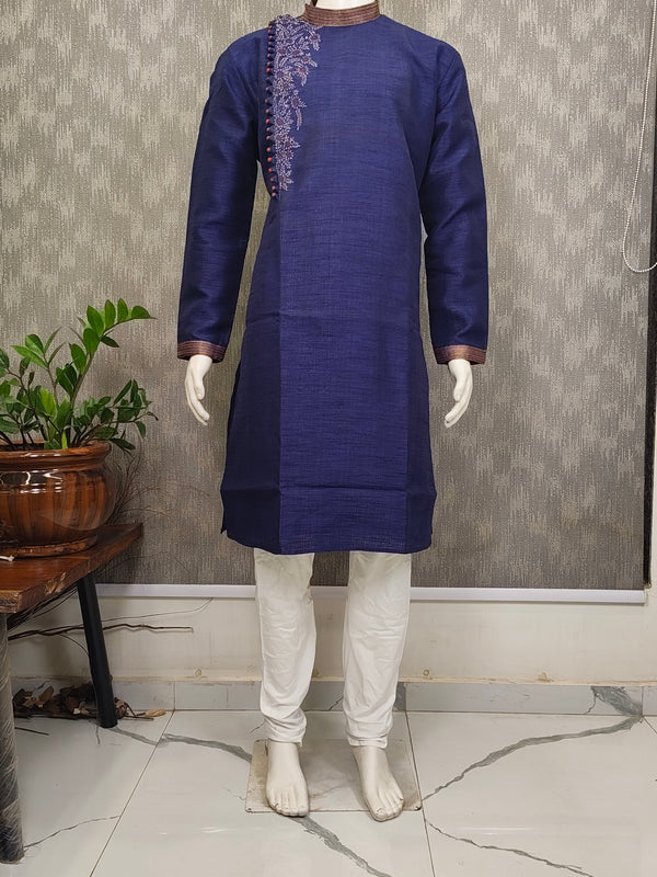 DESI BUTIK Men’s Navy Blue Embroidered Straight Kurta with White Churidar