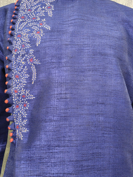 DESI BUTIK Men’s Navy Blue Embroidered Straight Kurta with White Churidar