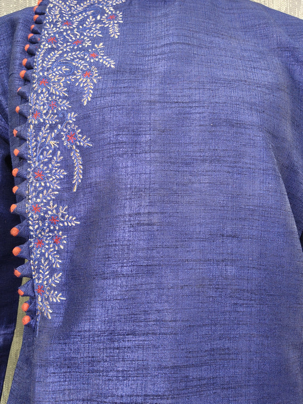 DESI BUTIK Men’s Navy Blue Embroidered Straight Kurta with White Churidar