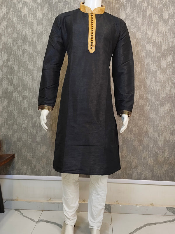 DESI BUTIK Men's Black textured Kurta Set