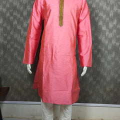 DESI BUTIK Men's Pink Embroidered Kurta Set