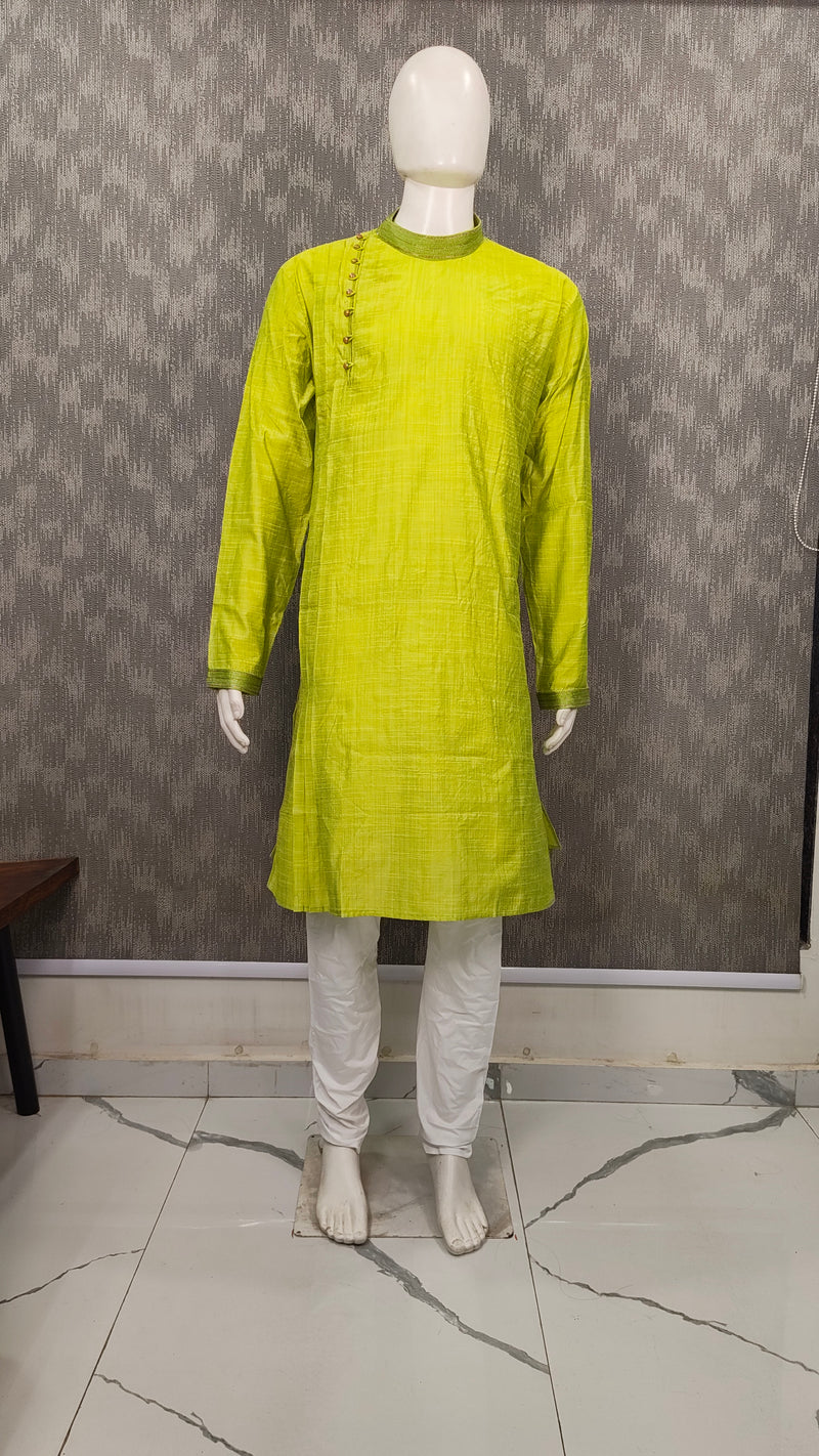 DESI BUTIK Men's Green Texture Kurta Set