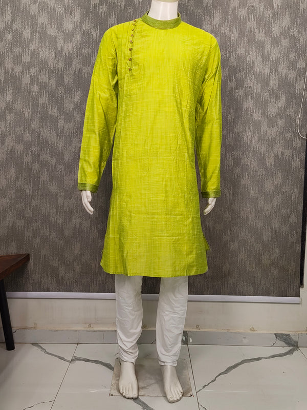 DESI BUTIK Men's Green Texture Kurta Set