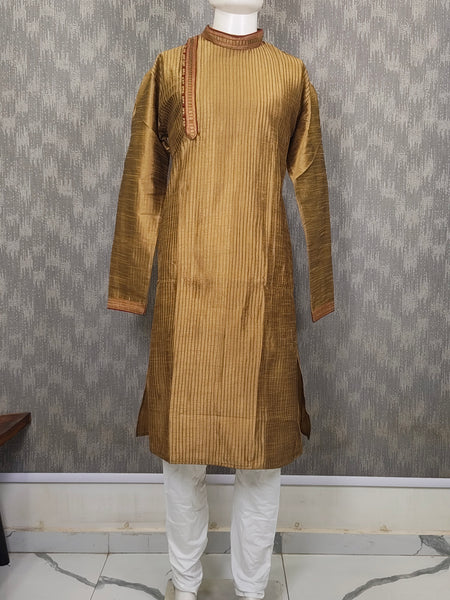 DESI BUTIK Men's Golden Textured  Kurta Set