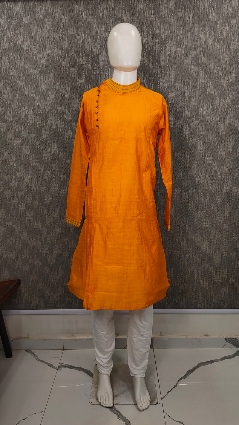 DESI BUTIK Men's Solid Orange Kurta Set
