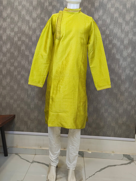 DESI BUTIK Men's Green Jacquard Kurta Set