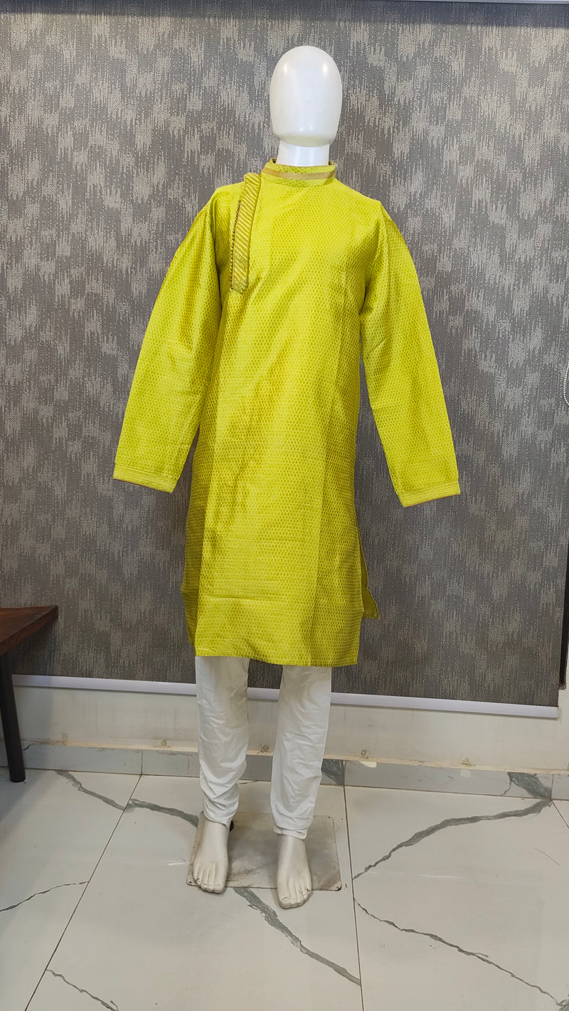 DESI BUTIK Men's Green Jacquard Kurta Set