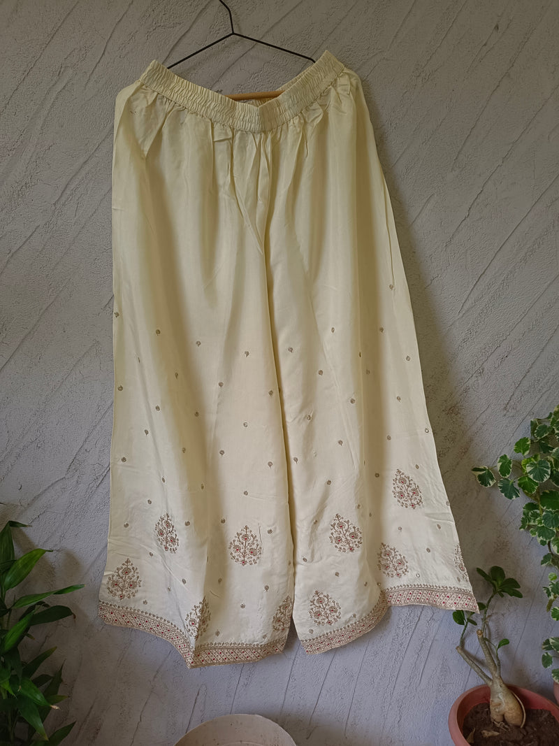 Women's Cream Embroidered Cotton Silk Kurta Set with Trousers & Dupatta