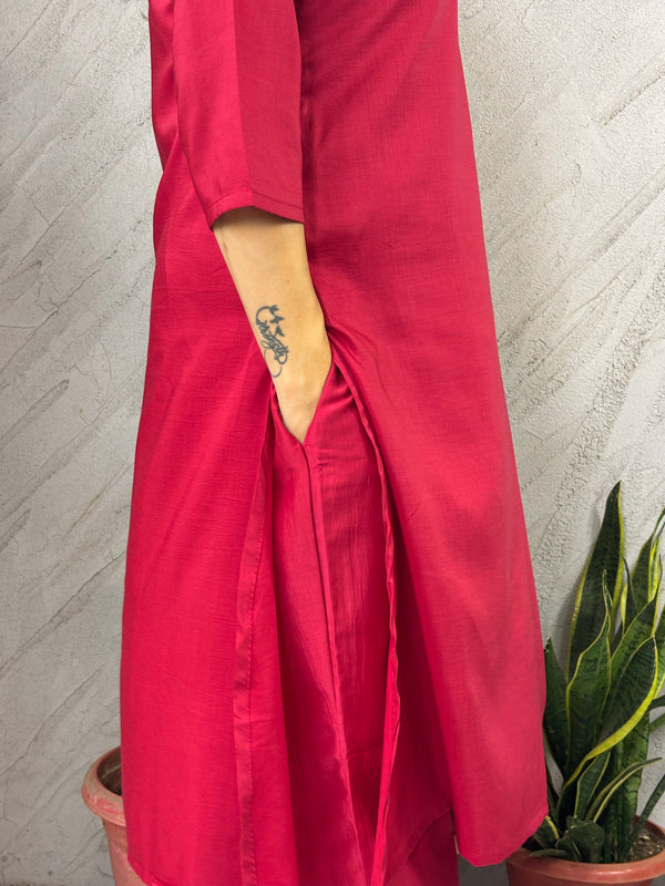 Desibutik Women's Red V-Neck Kurta Set