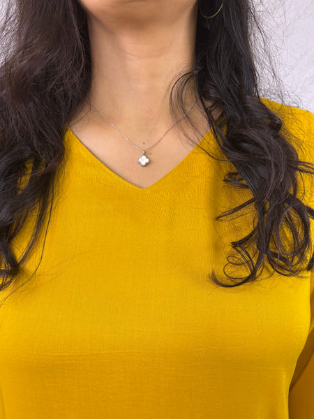 Desibutik Women's Yellow V-Neck Kurta Set