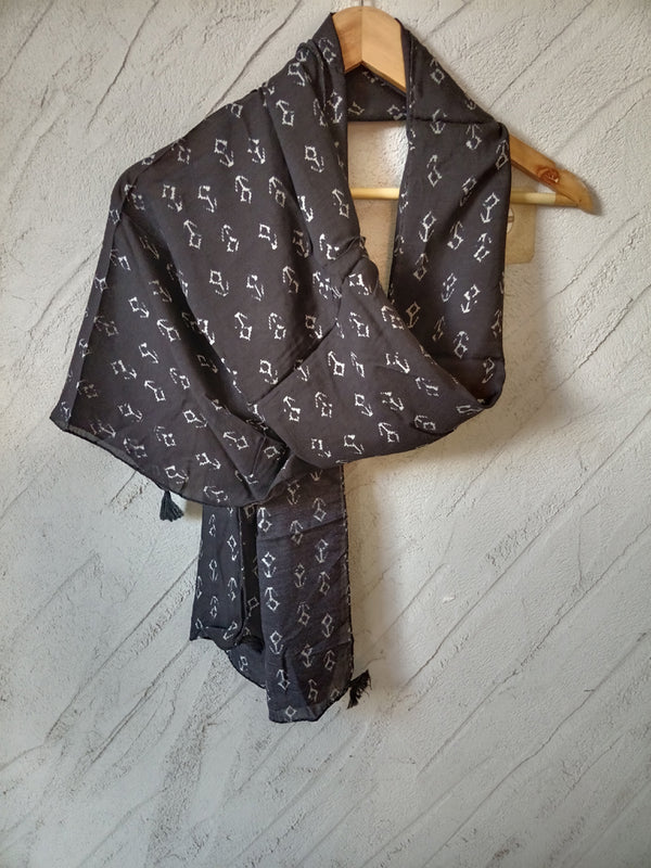 Pleasing Black Printed Muslin Daily Wear Scarves/Stoles for Women SC67
